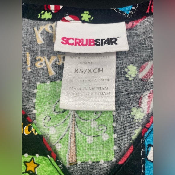 ❄️Snowman holiday Scrub Star Women’s Size XS❄️ - Picture 4 of 4